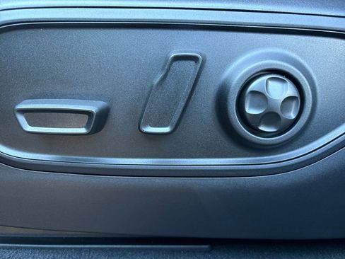 New 2026 Jeep Grand Cherokee Laredo image 13