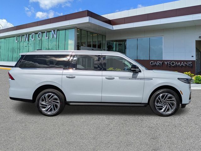 New 2026 Lincoln Navigator L Premier AWD/4WD image 3