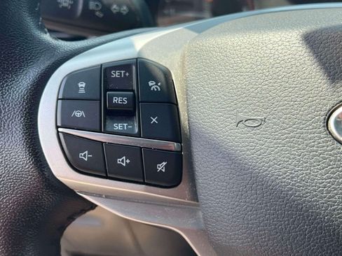 Used 2021 Ford Explorer XLT w/ Equipment Group 202A AWD/4WD image 26