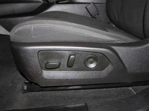 Used 2024 Chevrolet Colorado Trail Boss w/ Advanced Trailering Package AWD/4WD image 9