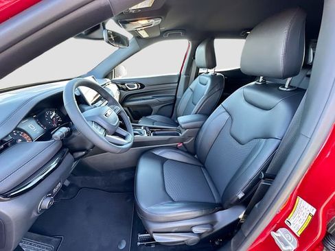 New 2026 Jeep Compass Latitude image 14