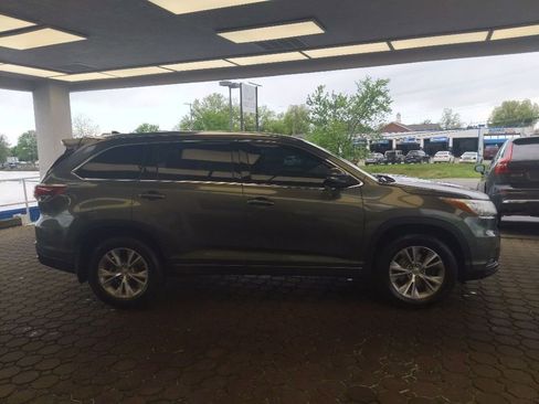 Used 2015 Toyota Highlander XLE AWD/4WD image 5