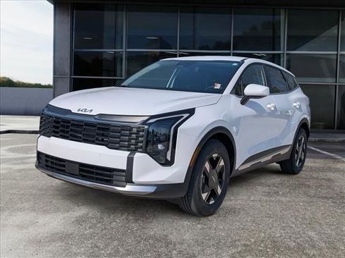 New 2026 Kia Sportage LX FWD image 4