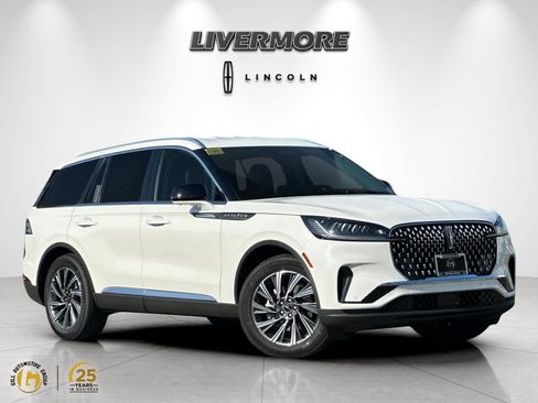 New 2026 Lincoln Aviator 2WD image 1