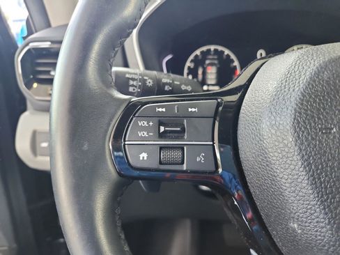 Used 2025 Honda Pilot Touring image 13