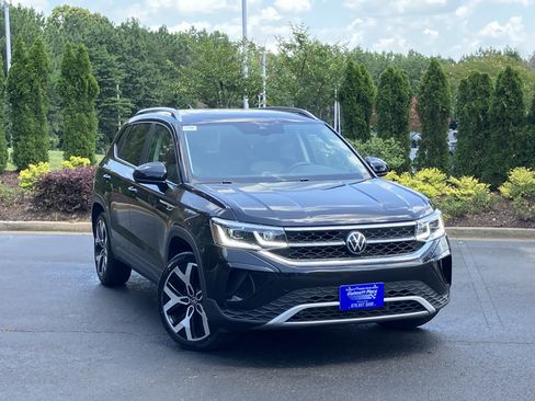 Used 2023 Volkswagen Taos SEL AWD/4WD image 2