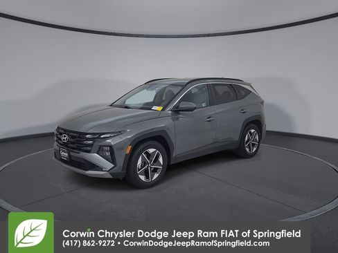 Used 2025 Hyundai Tucson SEL FWD image 7