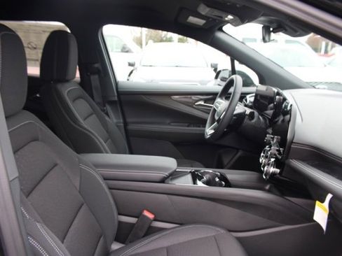 New 2025 Chevrolet Blazer EV LT w/ Midnight/Sport Edition image 32