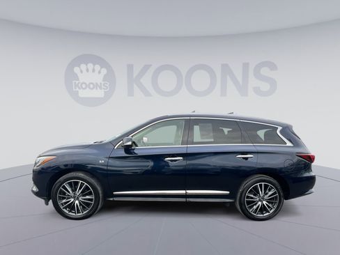 Used 2018 INFINITI QX60 Luxe w/ Deluxe Technology Package image 2