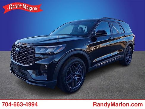 Used 2025 Ford Explorer ST-Line w/ ST-Line Street Pack image 1