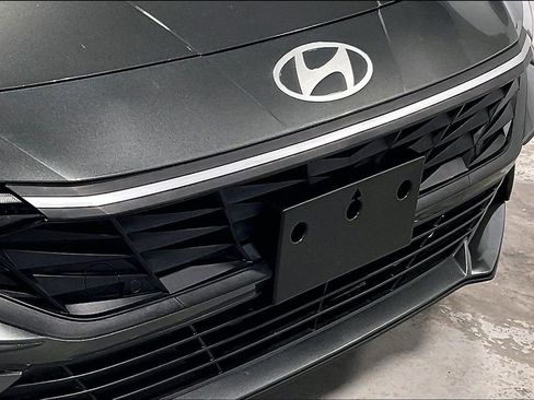 Used 2025 Hyundai Elantra Sport FWD image 34