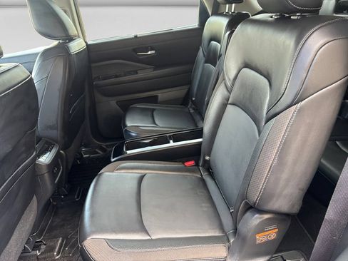 Used 2024 Nissan Pathfinder SL w/ SL Premium Package AWD/4WD image 14