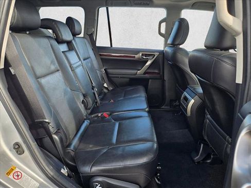 Used 2016 Lexus GX 460 image 20