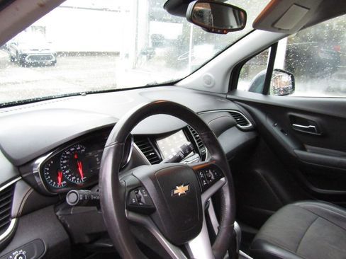 Used 2018 Chevrolet Trax LT w/ Driver Confidence Package AWD/4WD image 15