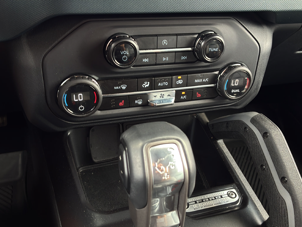 Used 2024 Ford Bronco Outer Banks AWD/4WD image 22