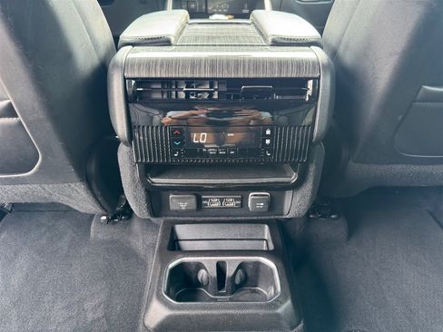 Used 2022 Jeep Wagoneer Series III w/ Flexible Seating Group AWD/4WD image 25