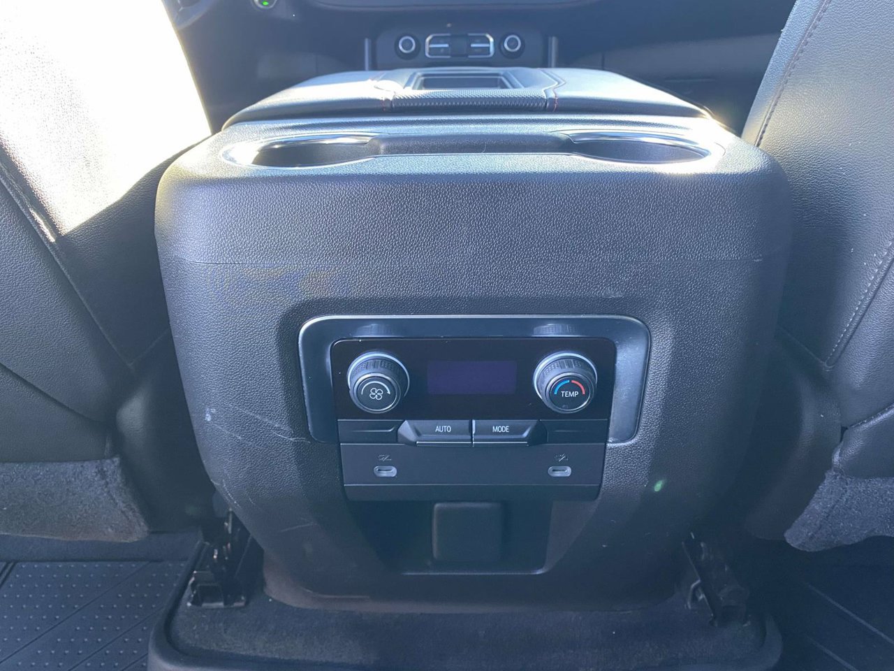 Used 2021 Chevrolet Suburban RST AWD/4WD image 23