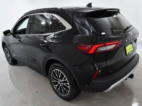 New 2026 Ford Escape SE w/ Class II Trailer Tow Package image 15