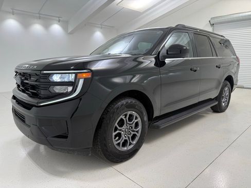 Used 2025 Ford Expedition Max Active image 3