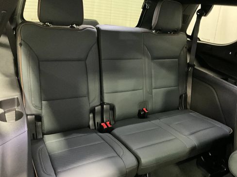 Used 2025 GMC Yukon AT4 w/ AT4 Premium Package AWD/4WD image 26