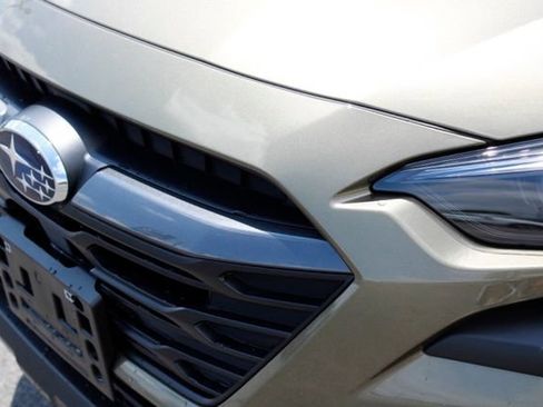 Used 2025 Subaru Outback Premium AWD/4WD image 13