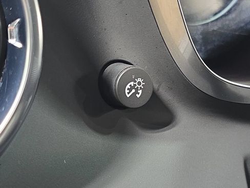 Used 2021 Chevrolet Camaro LT RWD image 24