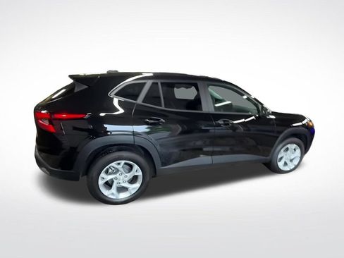 Used 2026 Chevrolet Trax LS w/ LS Convenience Package FWD image 14