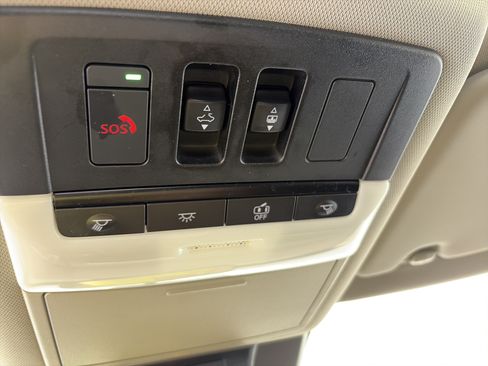 Certified 2023 Nissan Rogue SV w/ SV Premium B Package AWD/4WD image 35