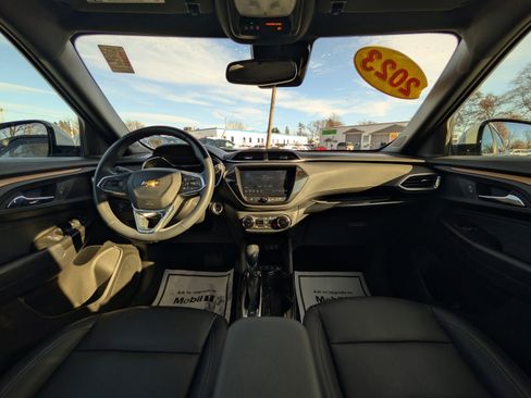Certified 2023 Chevrolet TrailBlazer ACTIV w/ Convenience Package image 2