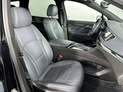 Used 2022 Buick Enclave Essence w/ Sport Touring Edition AWD/4WD image 4