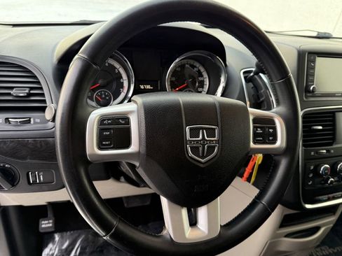 Used 2017 Dodge Grand Caravan SE w/ Power Window Group image 18