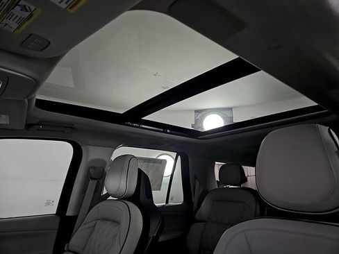 New 2026 Lincoln Navigator L Black Label AWD/4WD image 14