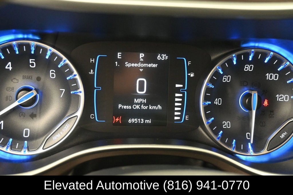 Used 2023 Chrysler Voyager LX FWD image 8