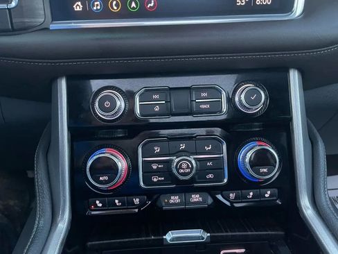 Used 2021 GMC Yukon XL Denali w/ Denali Premium Package image 32