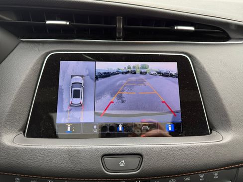 Used 2022 Cadillac XT4 Sport w/ LPO, Onyx Lite Package AWD/4WD image 16