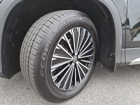 Certified 2025 Volkswagen Tiguan S FWD image 29