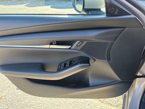 Used 2025 MAZDA MAZDA3 s image 25