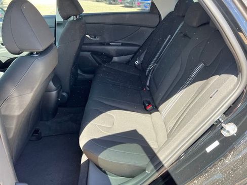 Used 2025 Hyundai Elantra Sport image 11
