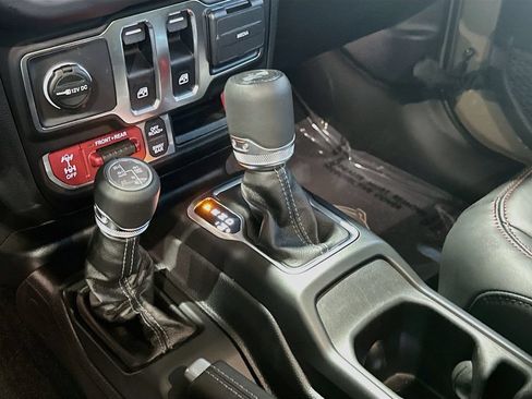 Used 2026 Jeep Wrangler Rubicon AWD/4WD image 17