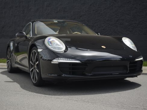 Certified 2014 Porsche 911 Carrera RWD image 9