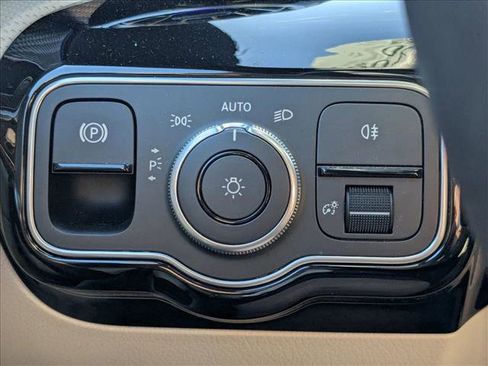 Used 2025 Mercedes-Benz CLA 250 4MATIC image 10