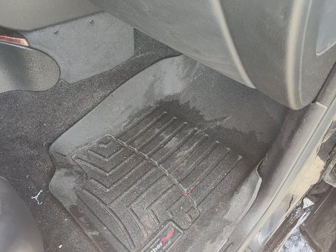 Used 2005 GMC Envoy Denali image 16