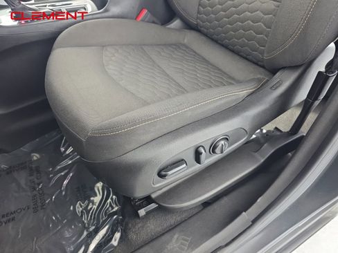 Used 2021 Chevrolet Equinox LT image 24