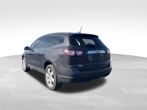 Used 2016 Chevrolet Traverse LT w/ Style and Technology Package image 3