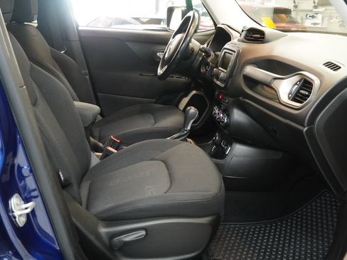 Used 2017 Jeep Renegade Latitude w/ Cold Weather Group AWD/4WD image 25
