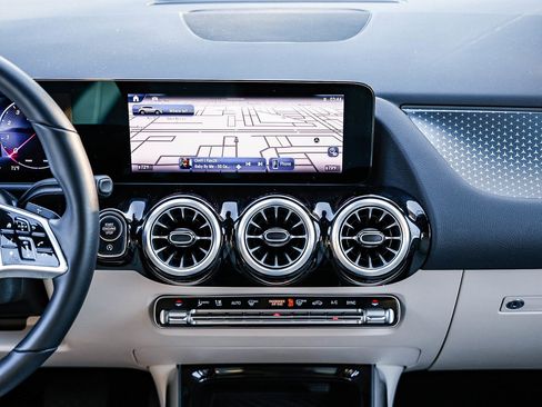 Certified 2025 Mercedes-Benz GLA 250 GLA 250 image 11