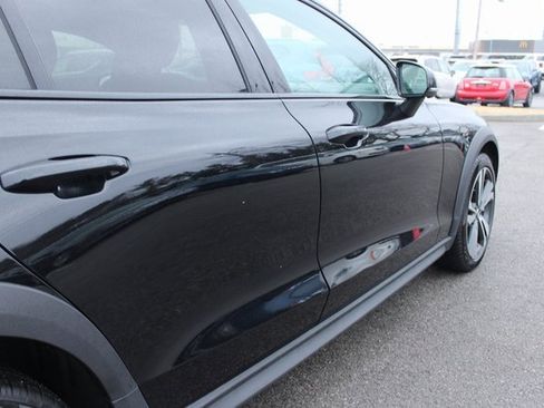 Used 2025 Volvo V60 B5 Cross Country Plus image 48