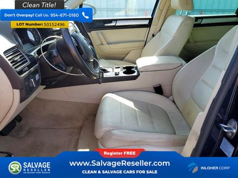 Used 2013 Volkswagen Touareg Sport image 9