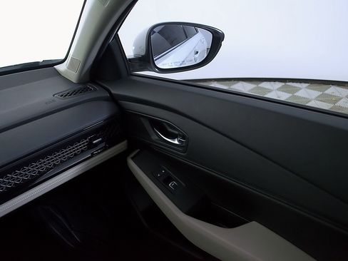Used 2023 Honda Accord EX-L image 25