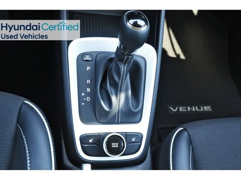 Certified 2022 Hyundai Venue Limited w/ Cargo Package FWD image 29
